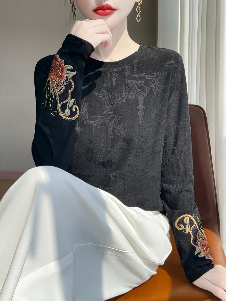 Ethnic Wear In Fashion - Yeni Çin Tarzı yuvarlak yaka işlemeli